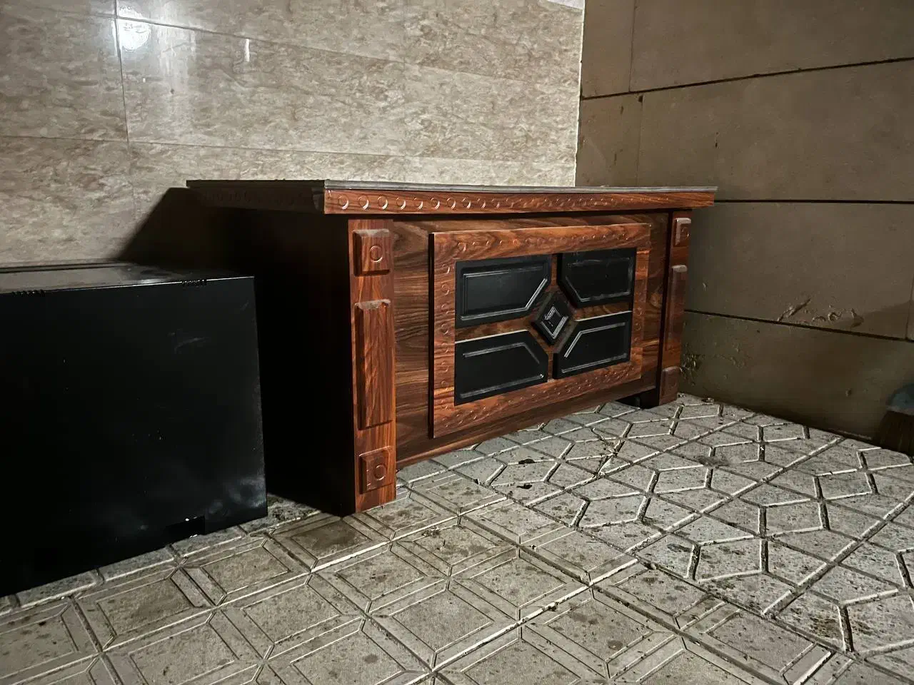 میز کار|میز تحریر و کامپیوتر|دماوند, گیلاوند|دیوار