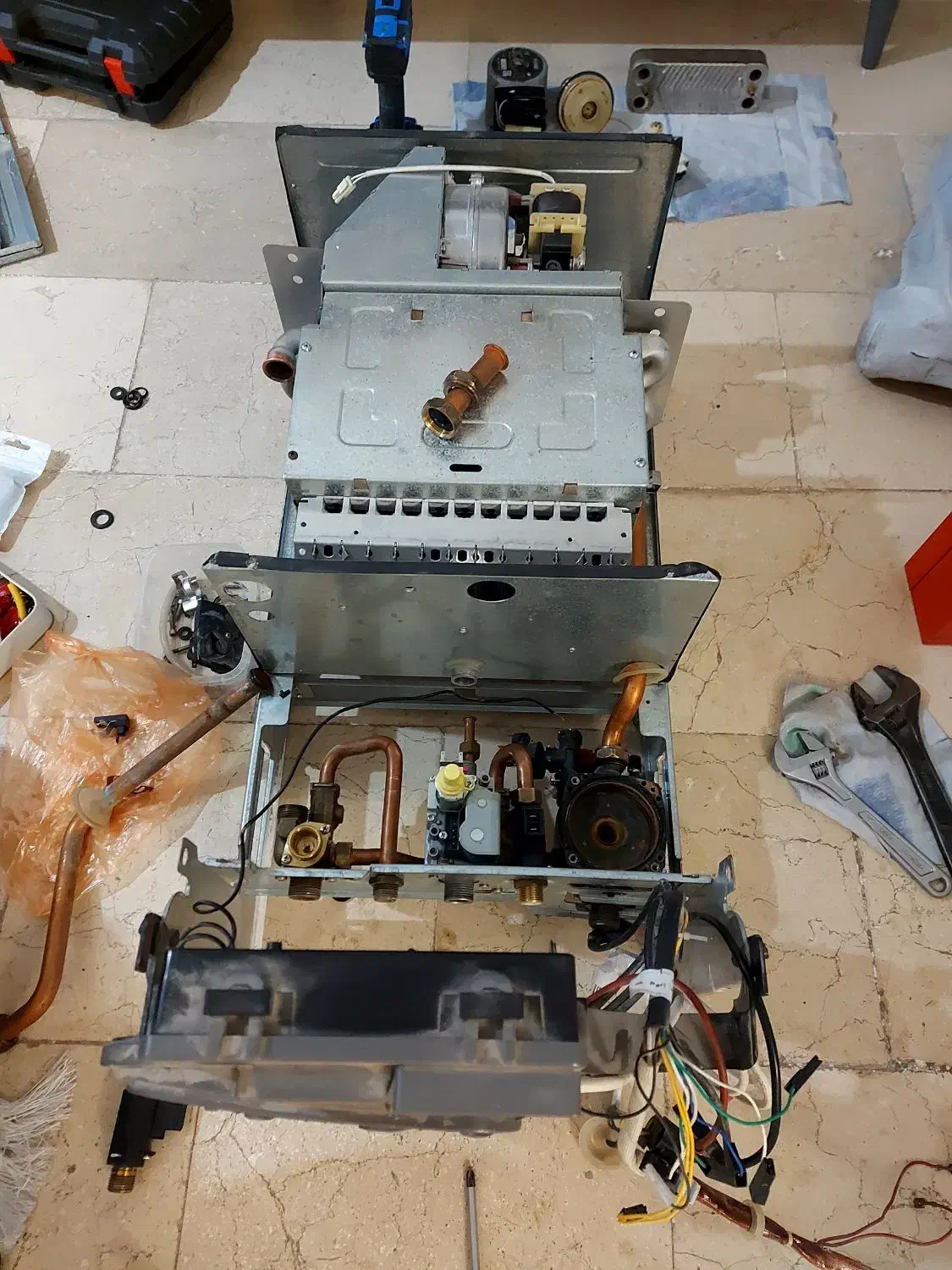 سرویس و تعمیر پکیج و آبگرمکن تخصصی|خدمات پیشه و مهارت|اهواز, کیانشهر|دیوار