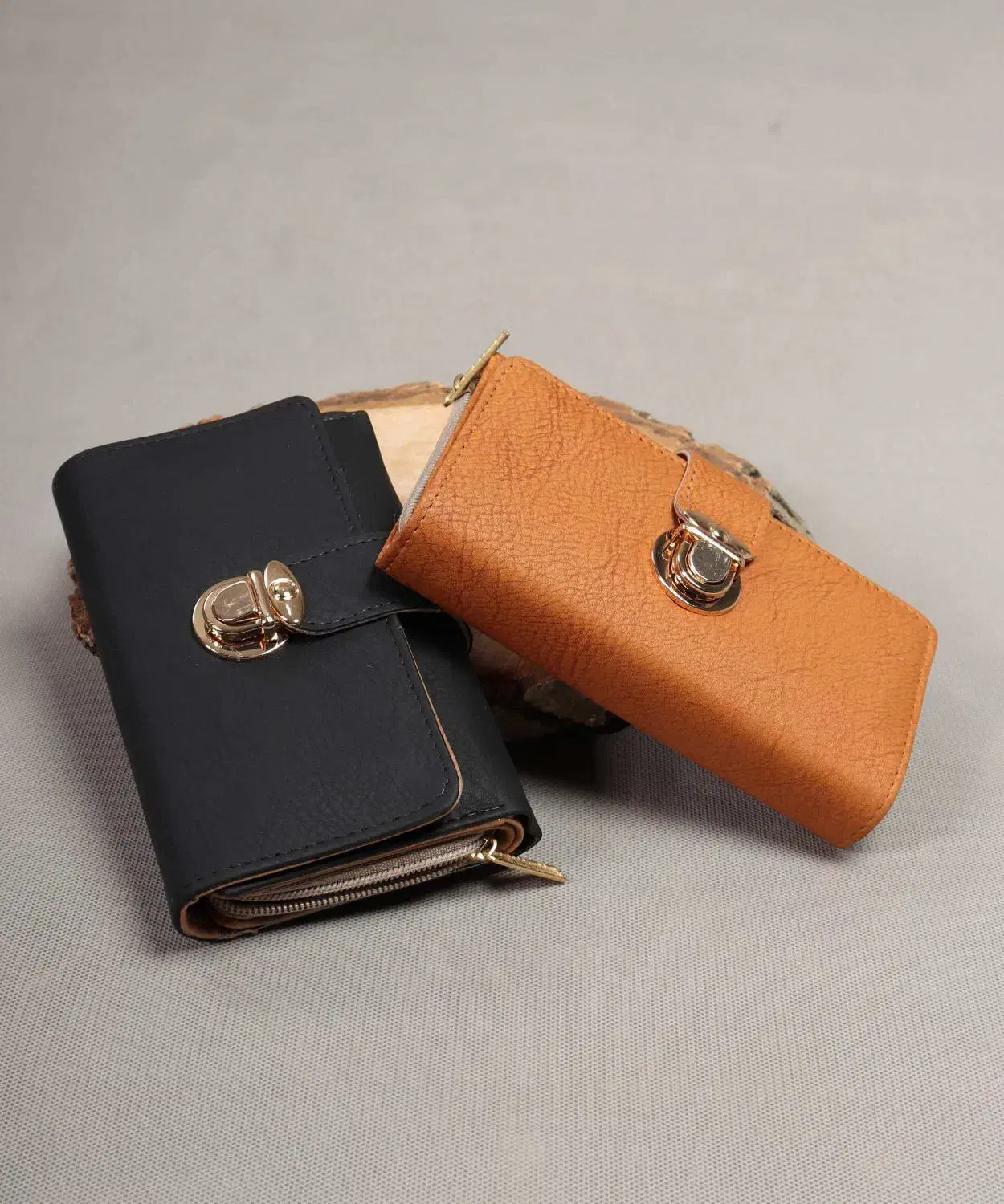 یابنده مدارک به اسم عباس توکلی|اشیا|سرپل ذهاب, |دیوار