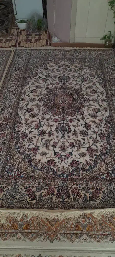 قالی دستباف یک جفت|فرش|اصفهان, پزوه|دیوار