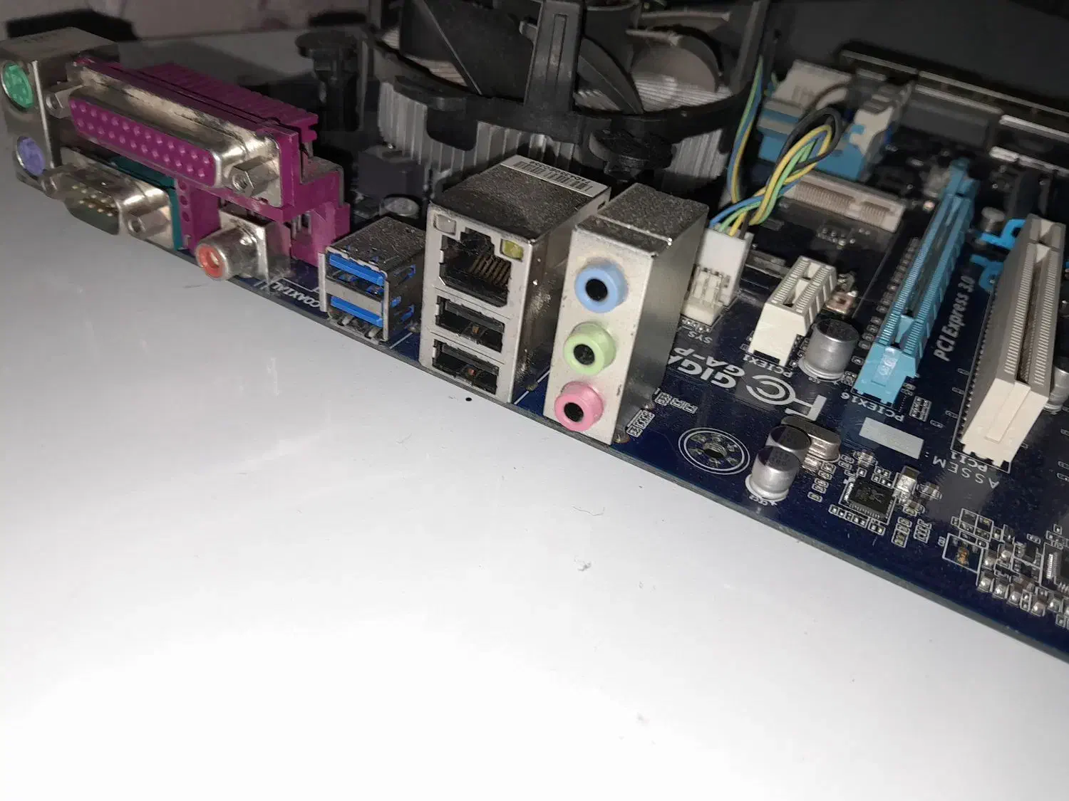 مادربورد گیگا m2 خور با cpu i3   قاب کیس نو|قطعات و لوازم جانبی رایانه|مشهد, هنرور|دیوار