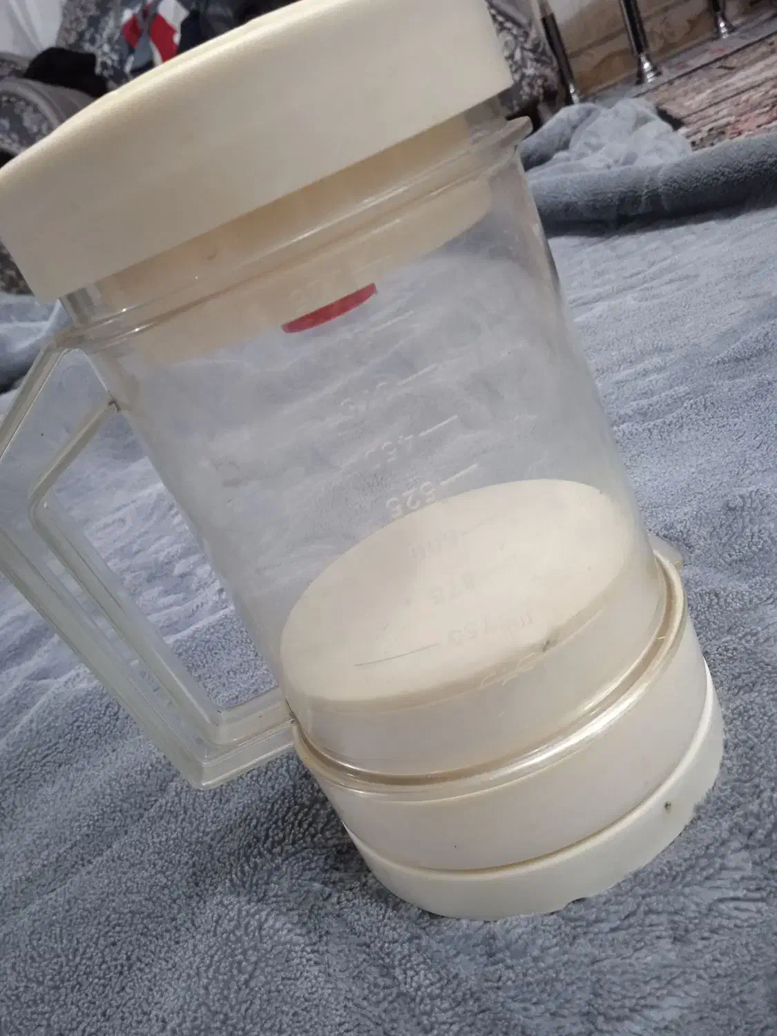 ربی|ظروف نگهدارنده، پلاستیکی، یکبارمصرف|تربتحیدریه, پایانه مسافربری تربت حیدریه|دیوار