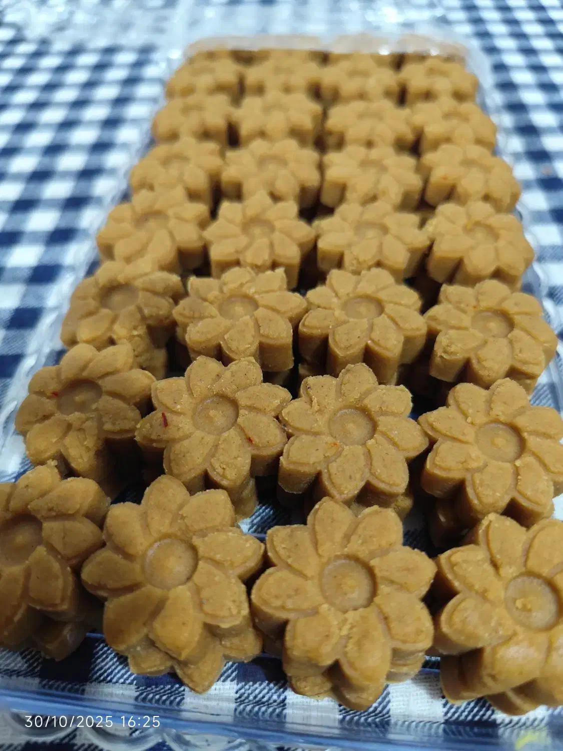 حلوای محلی وتر حلوای زعفرانی مجلسی با روغن کم|خوردنی و آشامیدنی|رشت, سلیمانداراب|دیوار