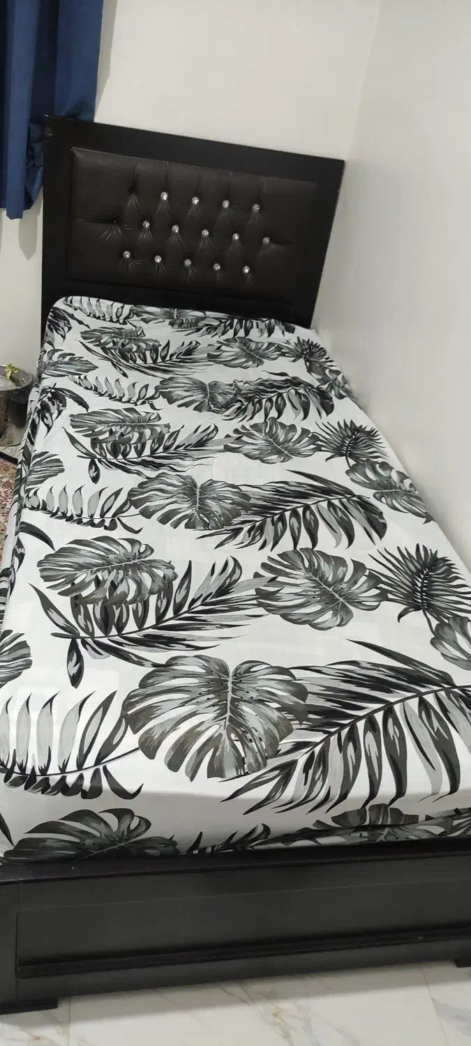 تخت خواب یک نفره به همراه تشک|تخت و سرویس خواب|پردیس, فاز ۱|دیوار