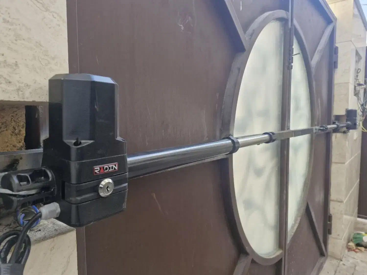 فروش ونصب جک پارکینگی درب کرکره به صورت تخصصی|خدمات پیشه و مهارت|یزد, |دیوار