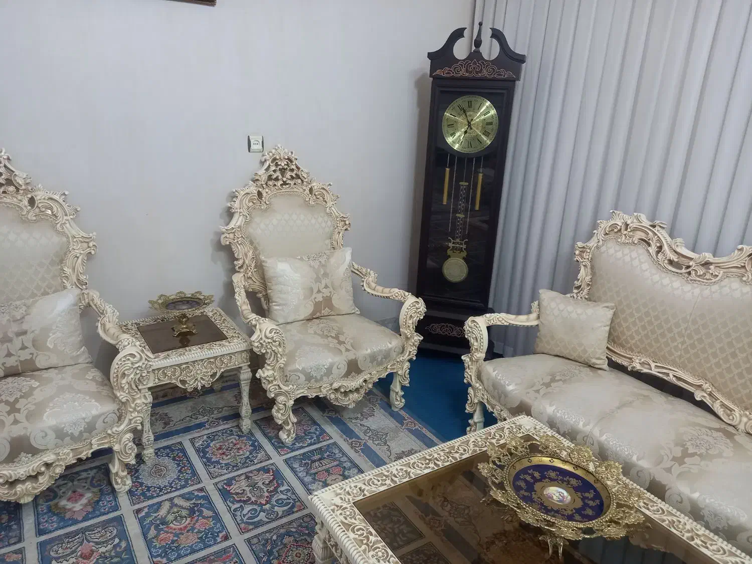 مبل سلطنتی|مبلمان خانگی و میز عسلی|قم, باجک یک|دیوار