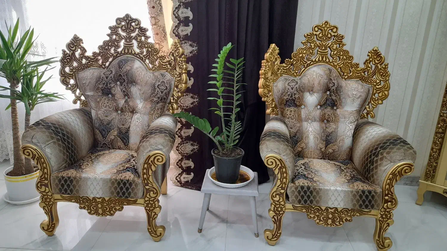 مبل سلطنتی(استیل) و ویترین|مبلمان خانگی و میز عسلی|لنجان, |دیوار