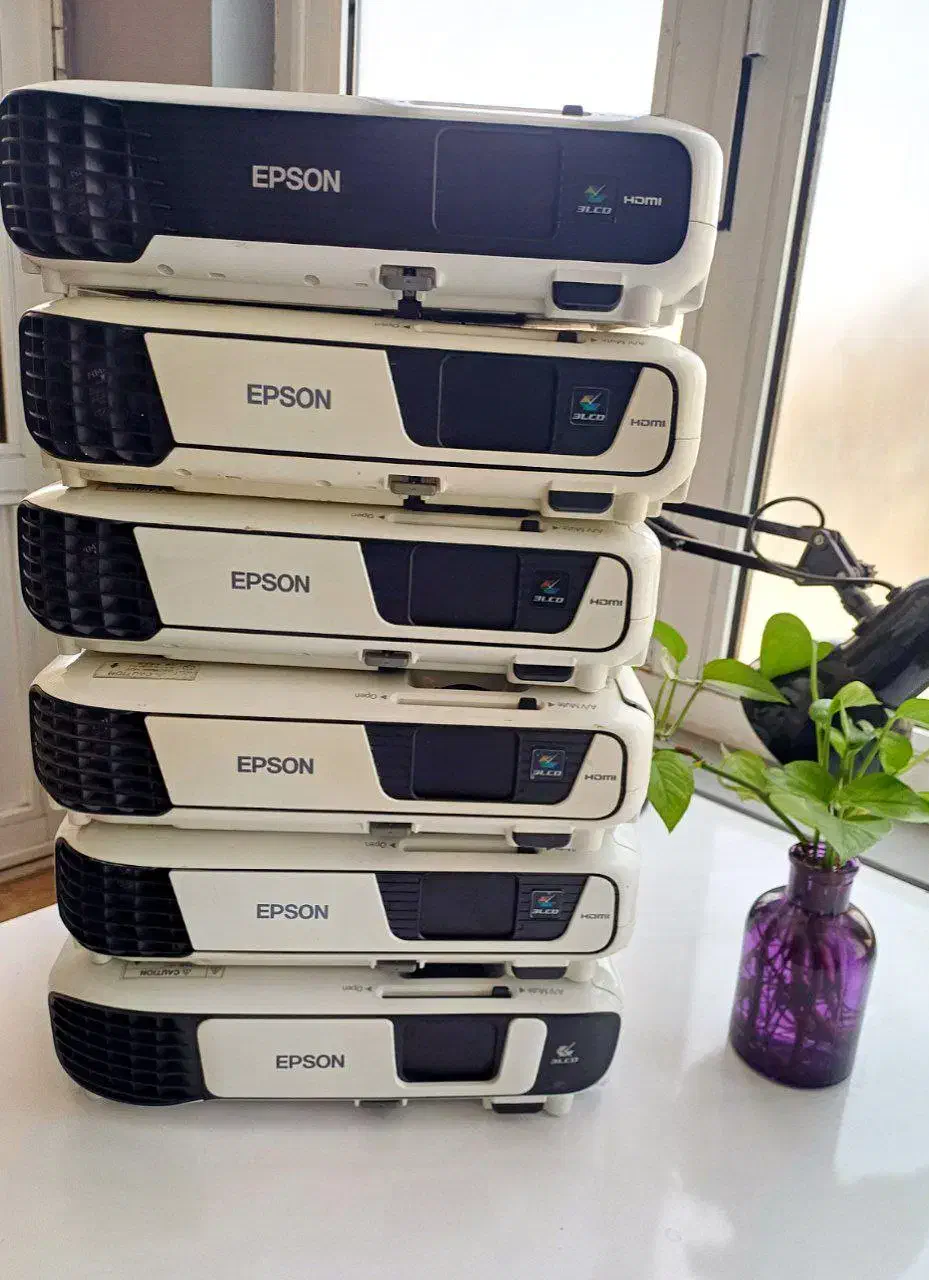 ویدئو پروژکتور استوک|تلویزیون و پروژکتور|قم, زنبیل آباد|دیوار