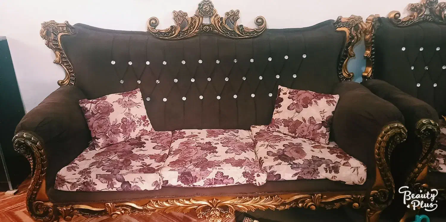 یک دست مبل ۷ نفره درحد نو میز عسلی هم دارد|مبلمان خانگی و میز عسلی|تاکستان, |دیوار