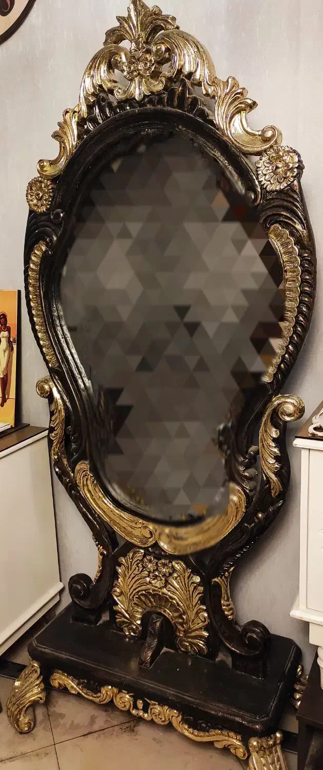 آینه ایستاده|آینه|میان جلگه, |دیوار