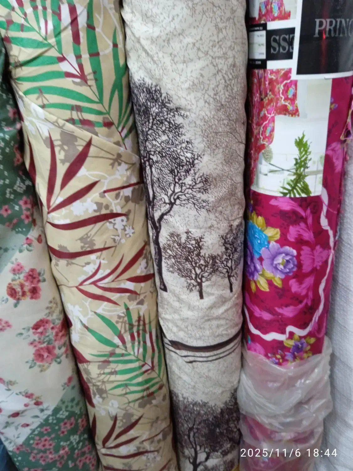 حراجی پارچه در پارچه سرای داداش پور|رختخواب، بالش، پتو|اهر, |دیوار