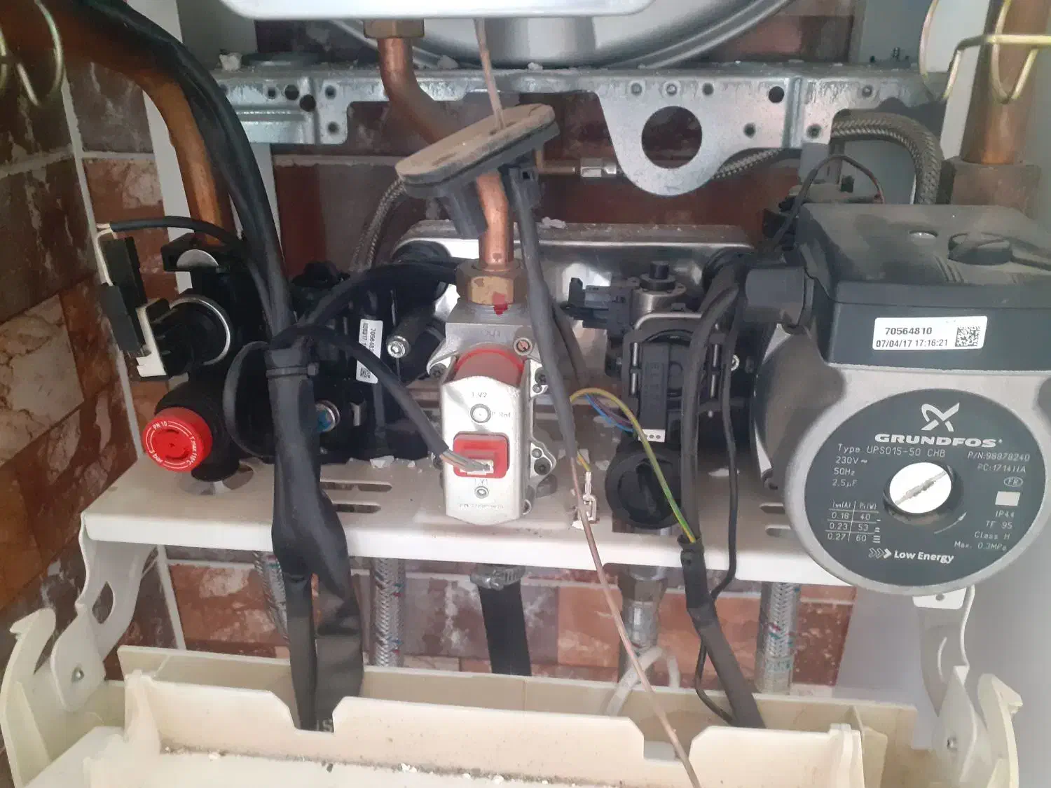 تعمیر پکیج آبگرم کن بخاری به قیمت مناسب|خدمات پیشه و مهارت|اردبیل, |دیوار