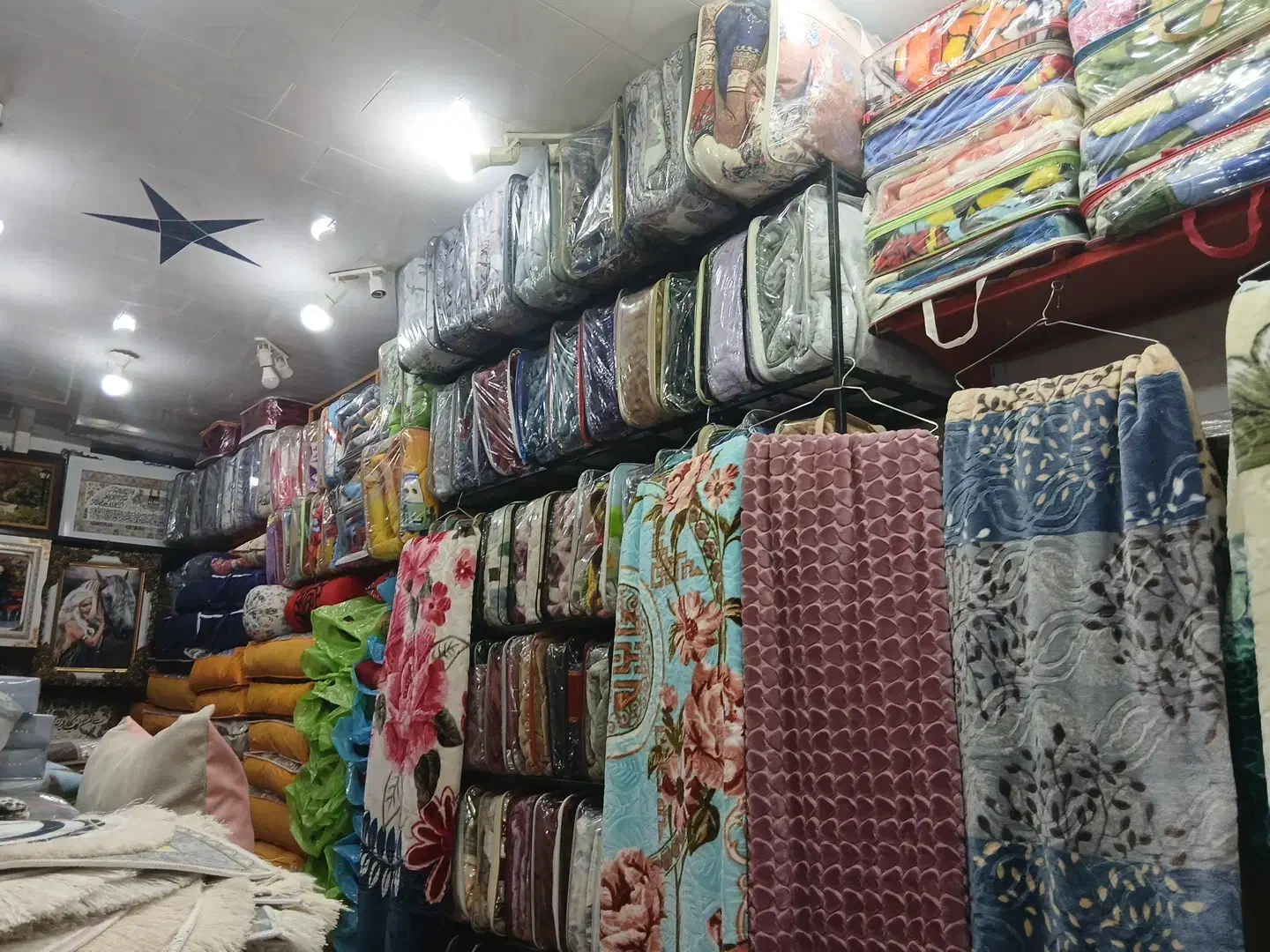 فروش ویژه انواع پتو ،پتومسافرتی،روتختی|رختخواب، بالش، پتو|قروه, |دیوار