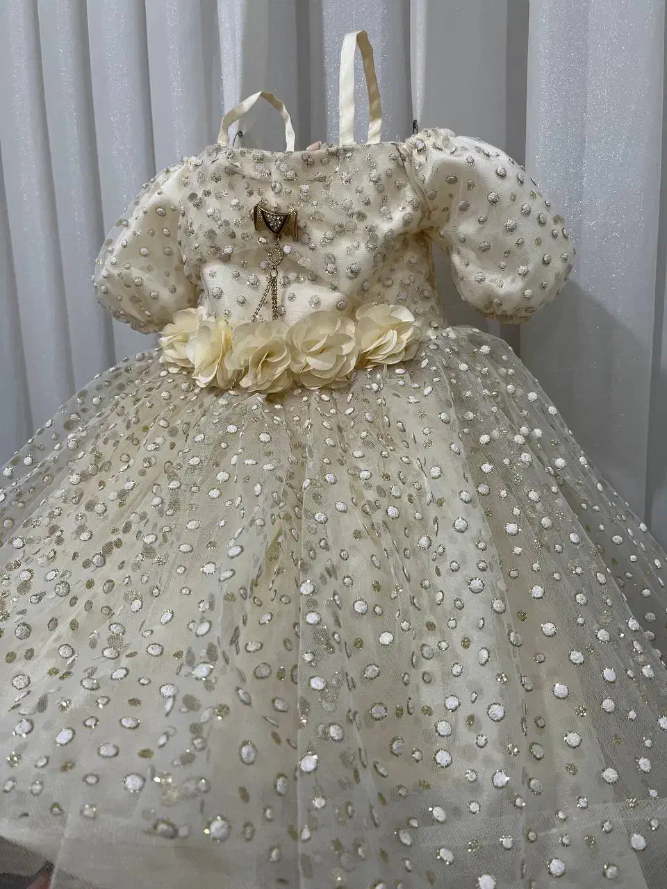 پیرهن عروس نونو|لباس|کرمانشاه, |دیوار