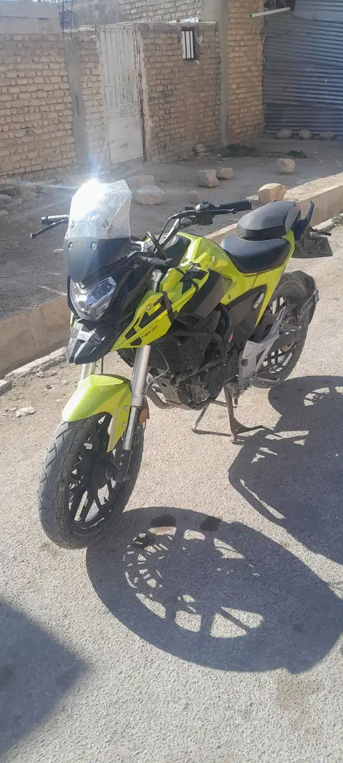 موتور ۲۰۰ بنلی مدل۴۰۲|موتورسیکلت|فیروزآباد (فارس), |دیوار