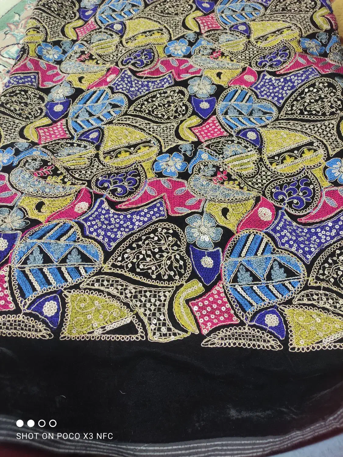 پارچه مجلسی یلدایی|لباس|قائن, |دیوار