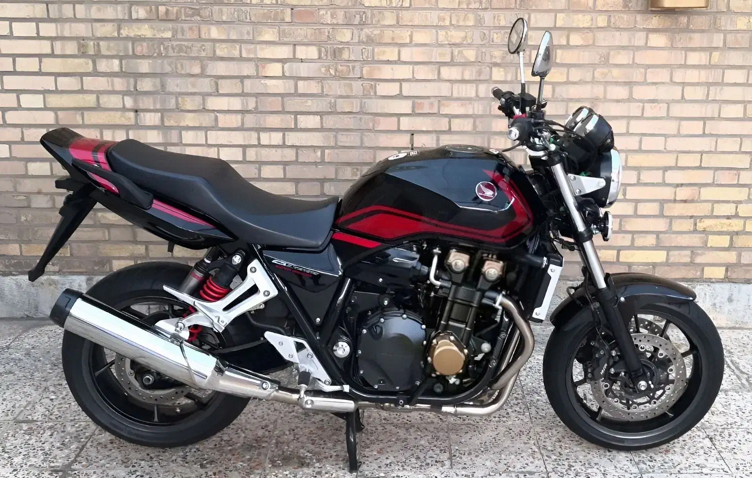 CB1300 sp|موتورسیکلت|تهران, آبشار تهران (دریاچه)|دیوار