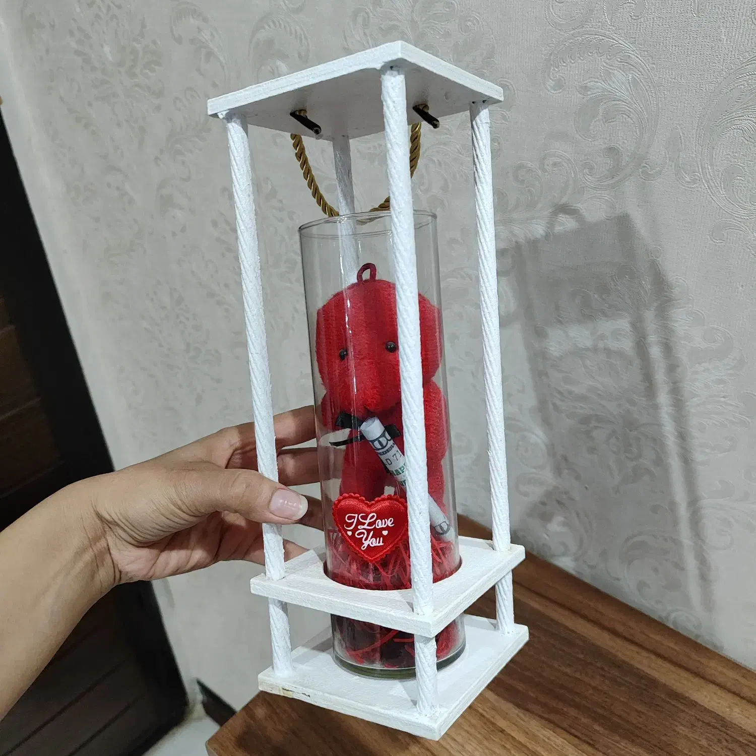 باکس و خرس و نقاشی روی چوب|تابلو، نقاشی، عکس|اصفهان, باغ فدک|دیوار