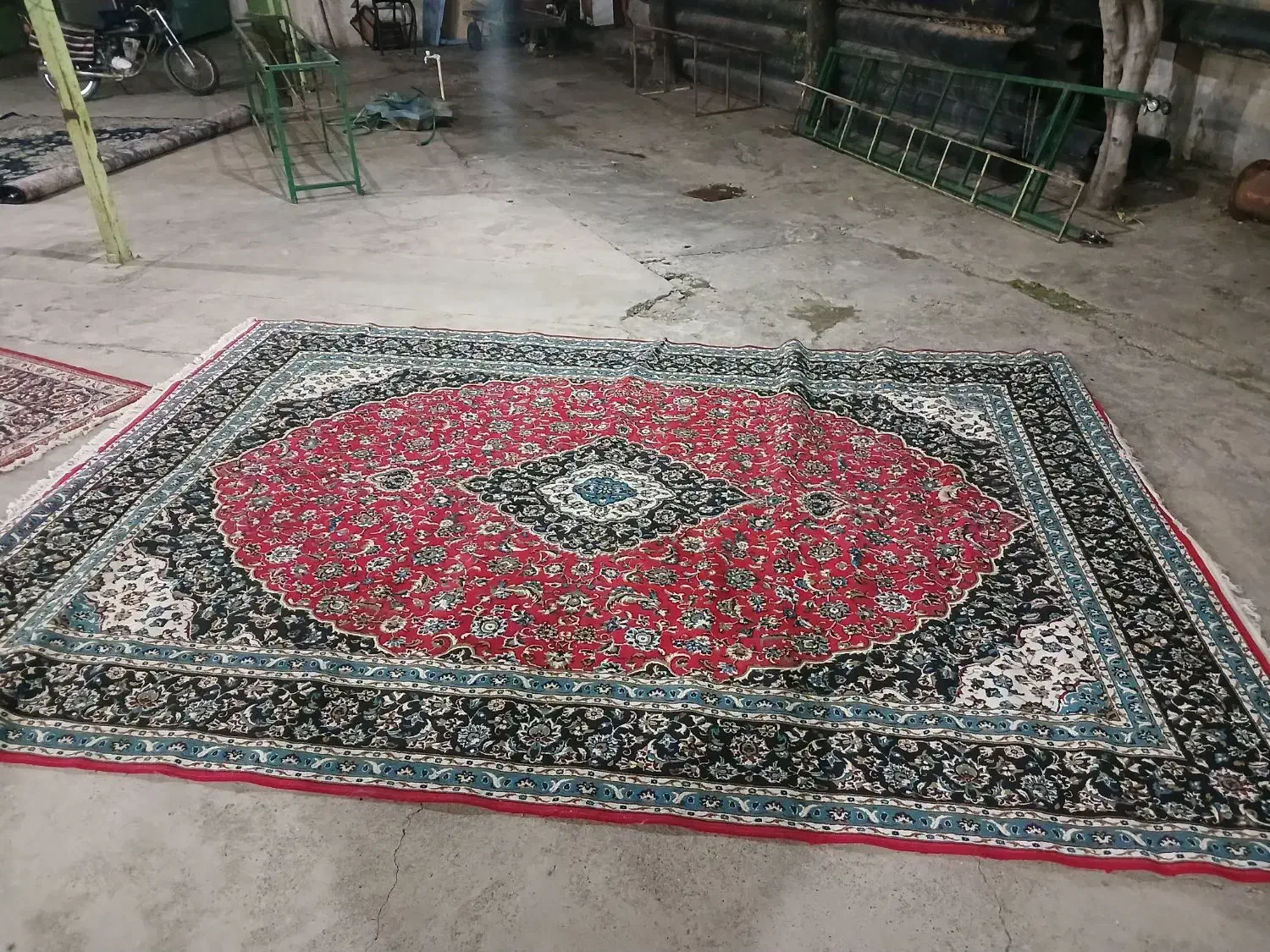 تعداد 11عدد فرش مسجد امام علی شهر خانببین به فروش|فرش|خان ببین, |دیوار