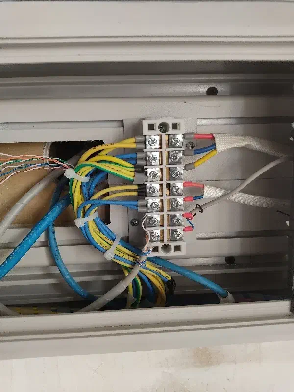 برقکار و عیب یابی برق خانه و آیفون و دوربین و...|خدمات پیشه و مهارت|نجف‌آباد, امام خمینی|دیوار