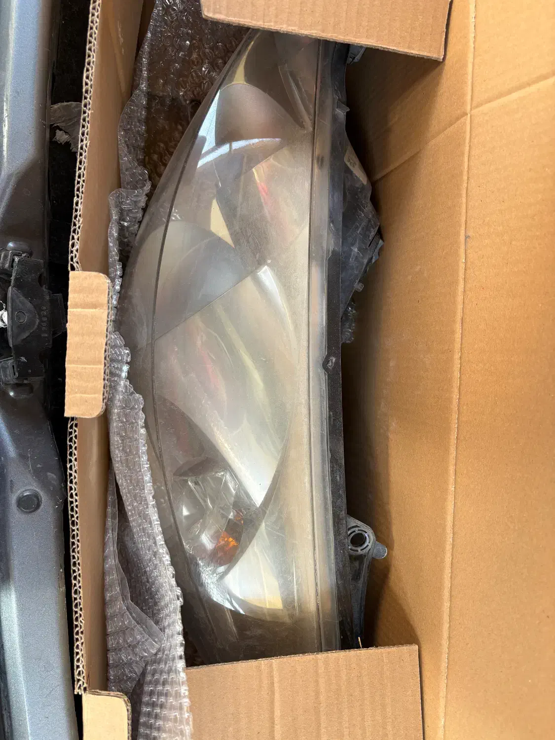 یک جفت چراغ ۲۰۷ مدل ۹۰ قدیمی|قطعات یدکی و لوازم جانبی|شاهین‌شهر, فردوسی|دیوار