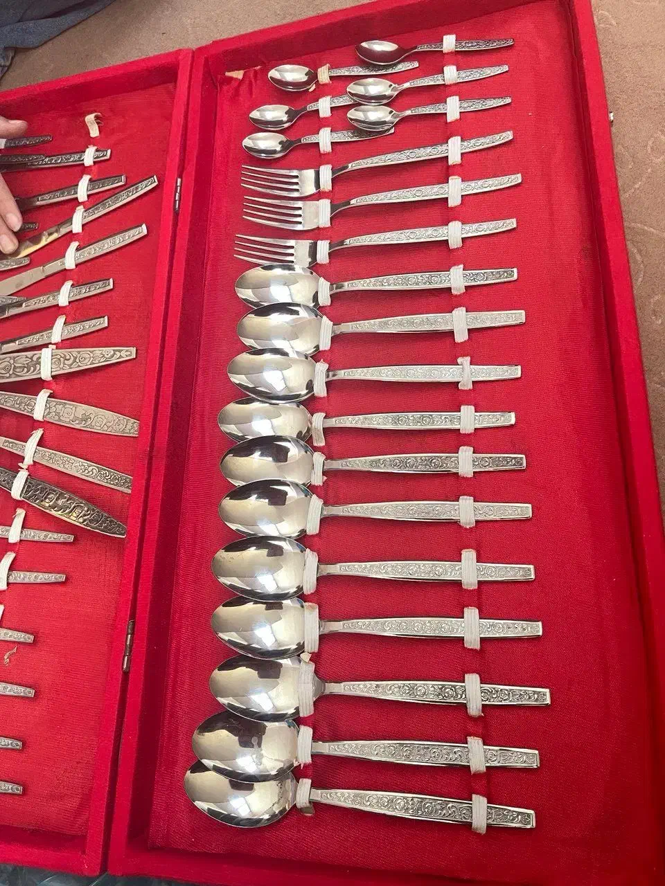 سرویس قاشق و چنگال با جعبه|ظروف سرو و پذیرایی|اصفهان, ملکشهر|دیوار
