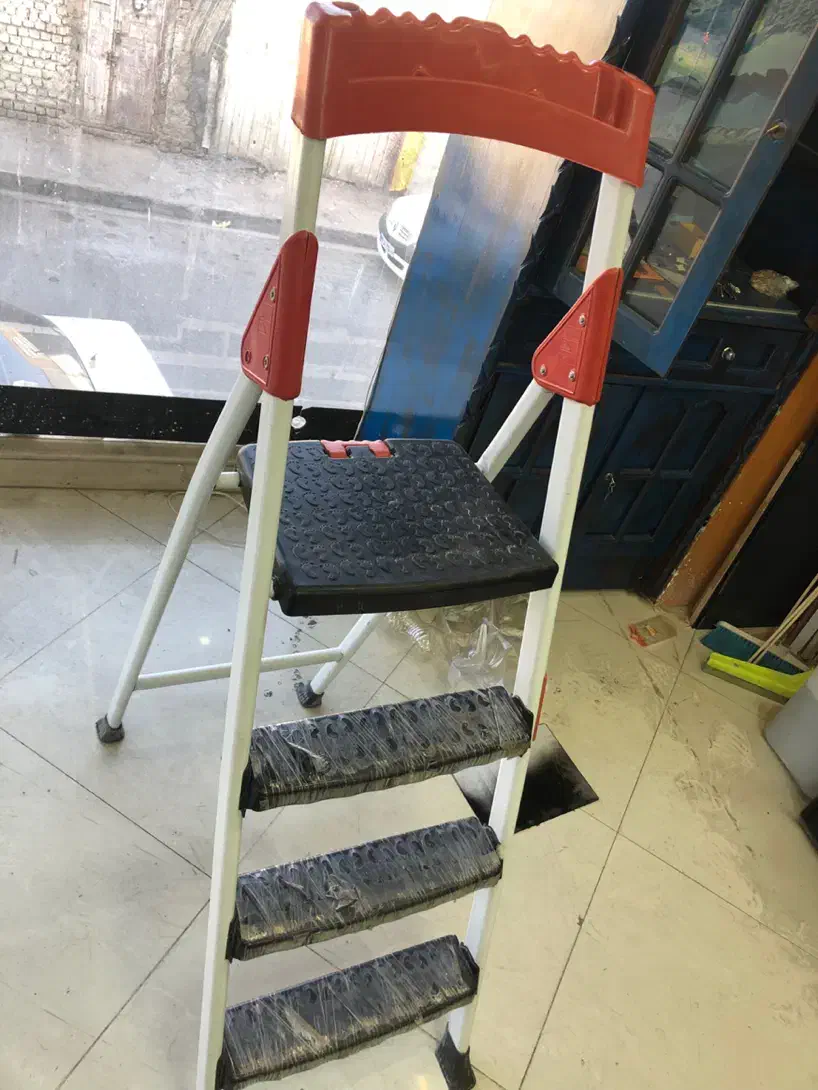 نردبان دو طرفه ۴ پله|مصالح و تجهیزات ساختمان|قم, زنبیل آباد|دیوار