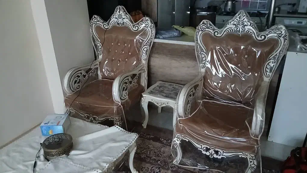 مبل سلطنتی|مبلمان خانگی و میز عسلی|پرند, فاز ۶|دیوار