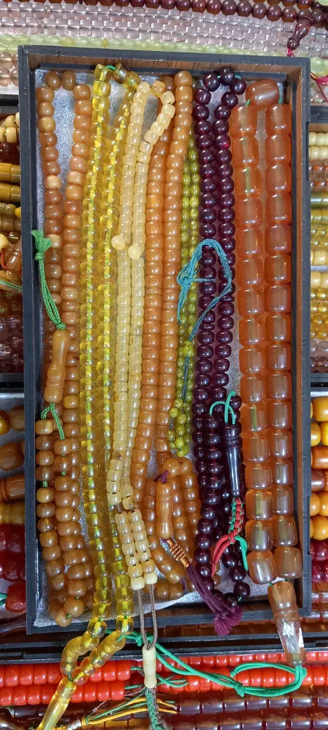 انواع تسبیح و  چاقو قدیمی|کلکسیون اشیاء عتیقه|مراغه, |دیوار