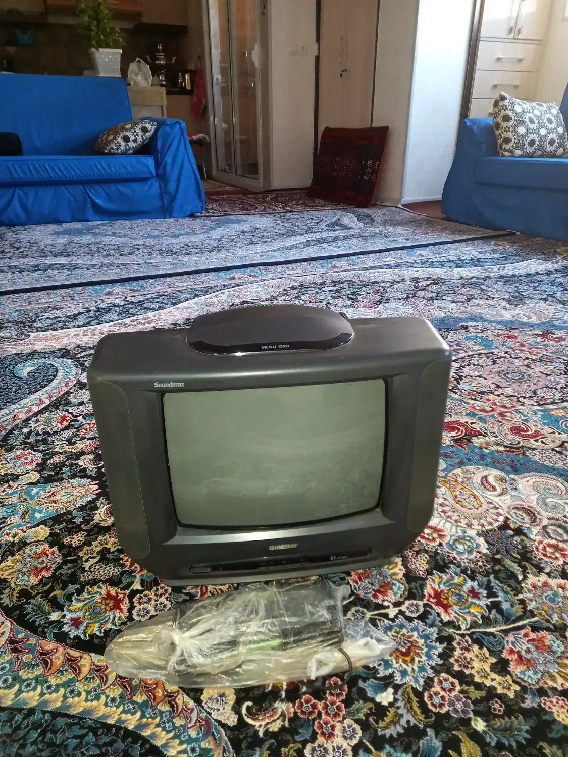 تلوزیون ۱۴ گلدستار رنگی تمیز|تلویزیون و پروژکتور|اصفهان, ملکشهر|دیوار