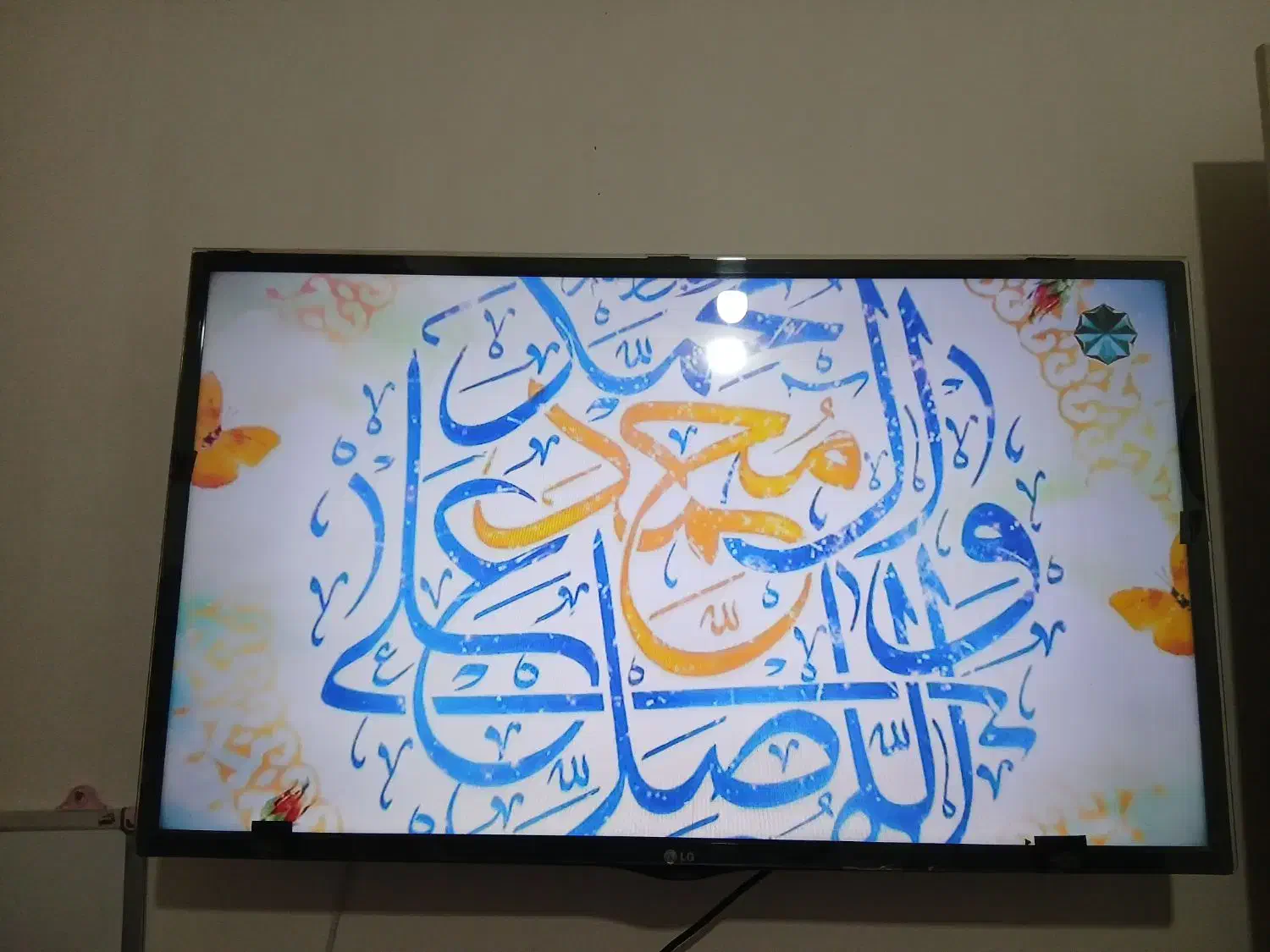 تلویزیون۴۲ اینچ|تلویزیون و پروژکتور|قزوین, |دیوار