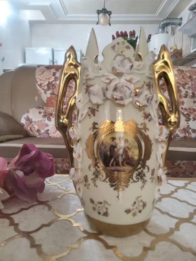 گلدان آب طلا کاری شده|صنایع دستی و سایر لوازم تزئینی|فولادشهر, B2|دیوار