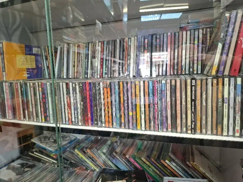 فروش انواع نوار کاست سی دی  اورجینال و شرکتی|فیلم و موسیقی|تهران, راه آهن|دیوار