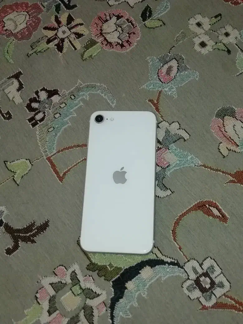 گوشی iphone se 2020 64g|موبایل|تهران, حافظیه|دیوار