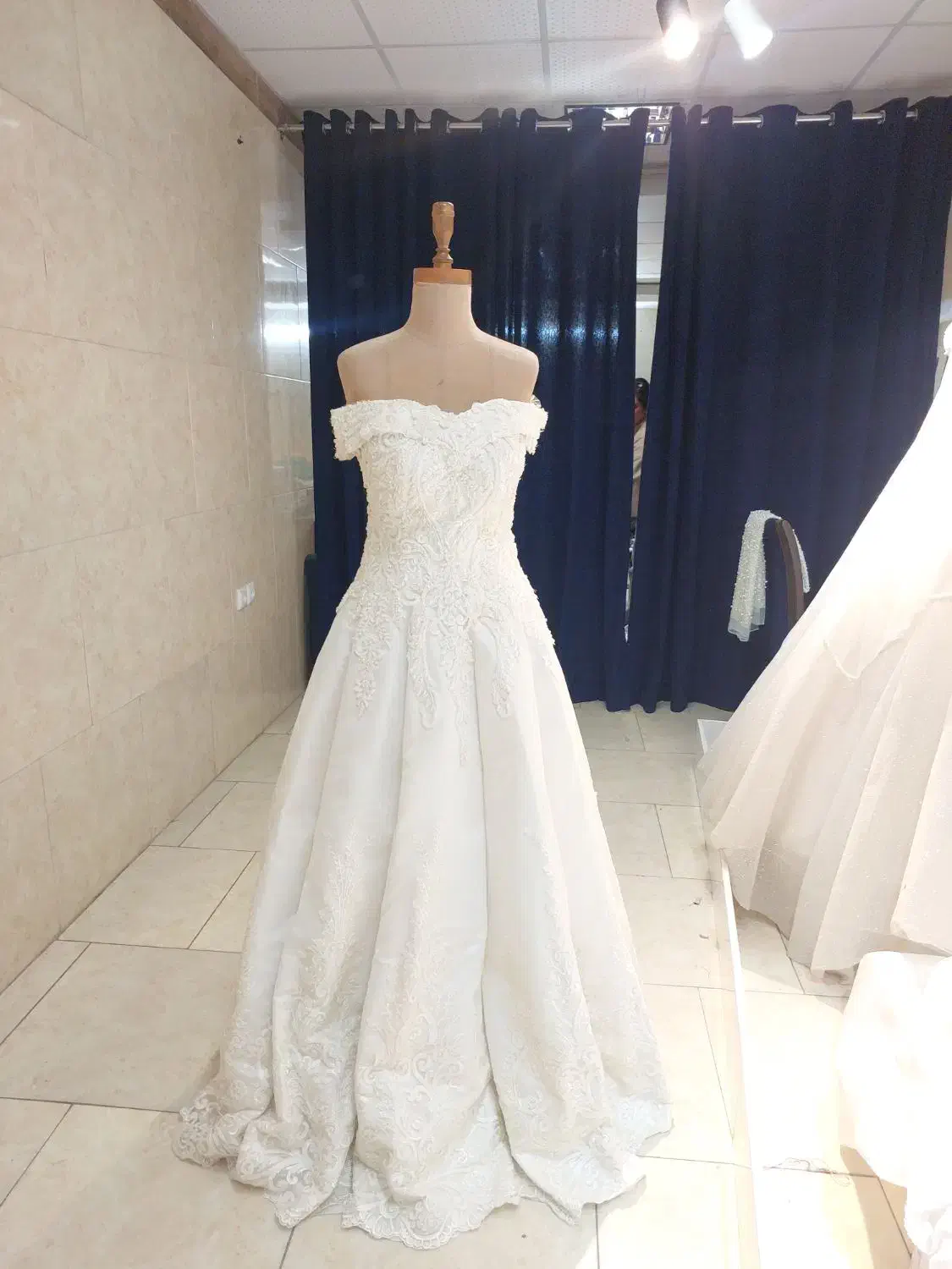 لباس عروس|لباس|آستانه اشرفیه, |دیوار