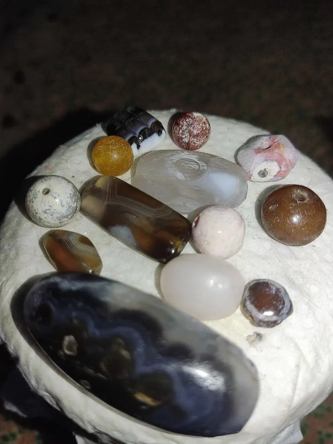 مهره کهنه قدیمی قدیم|کلکسیون اشیاء عتیقه|فیروزآباد (فارس), |دیوار