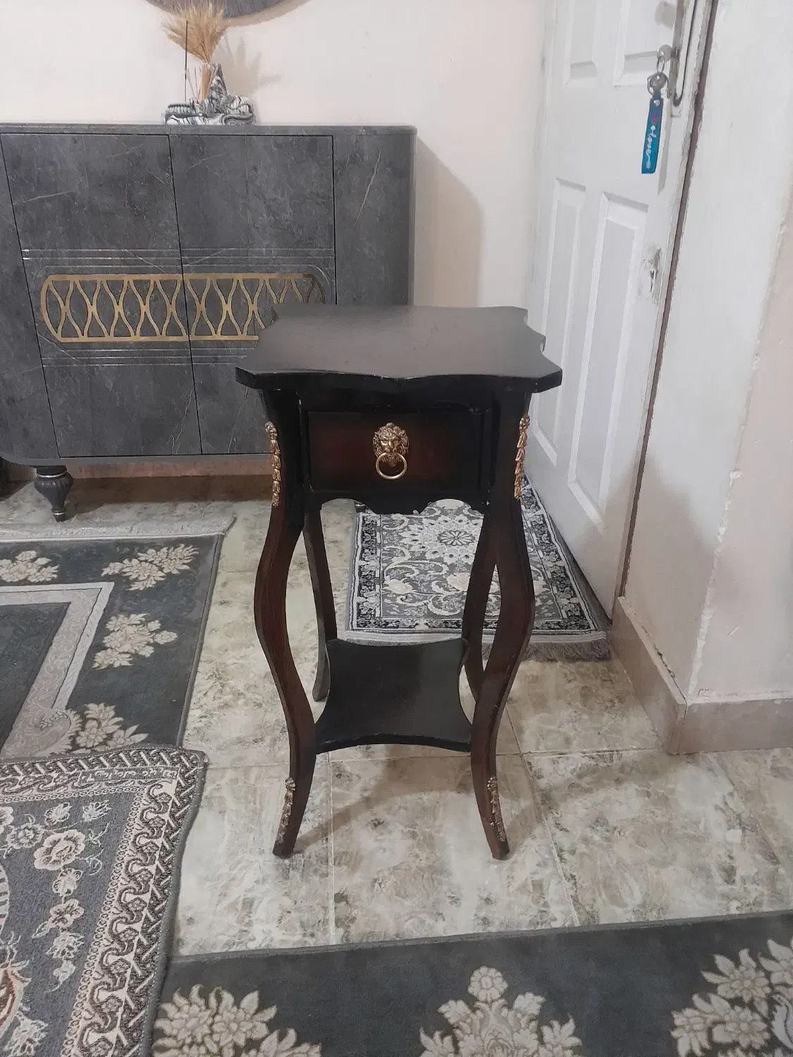 زیر تلفن|میز تلفن|کرمانشاه, |دیوار