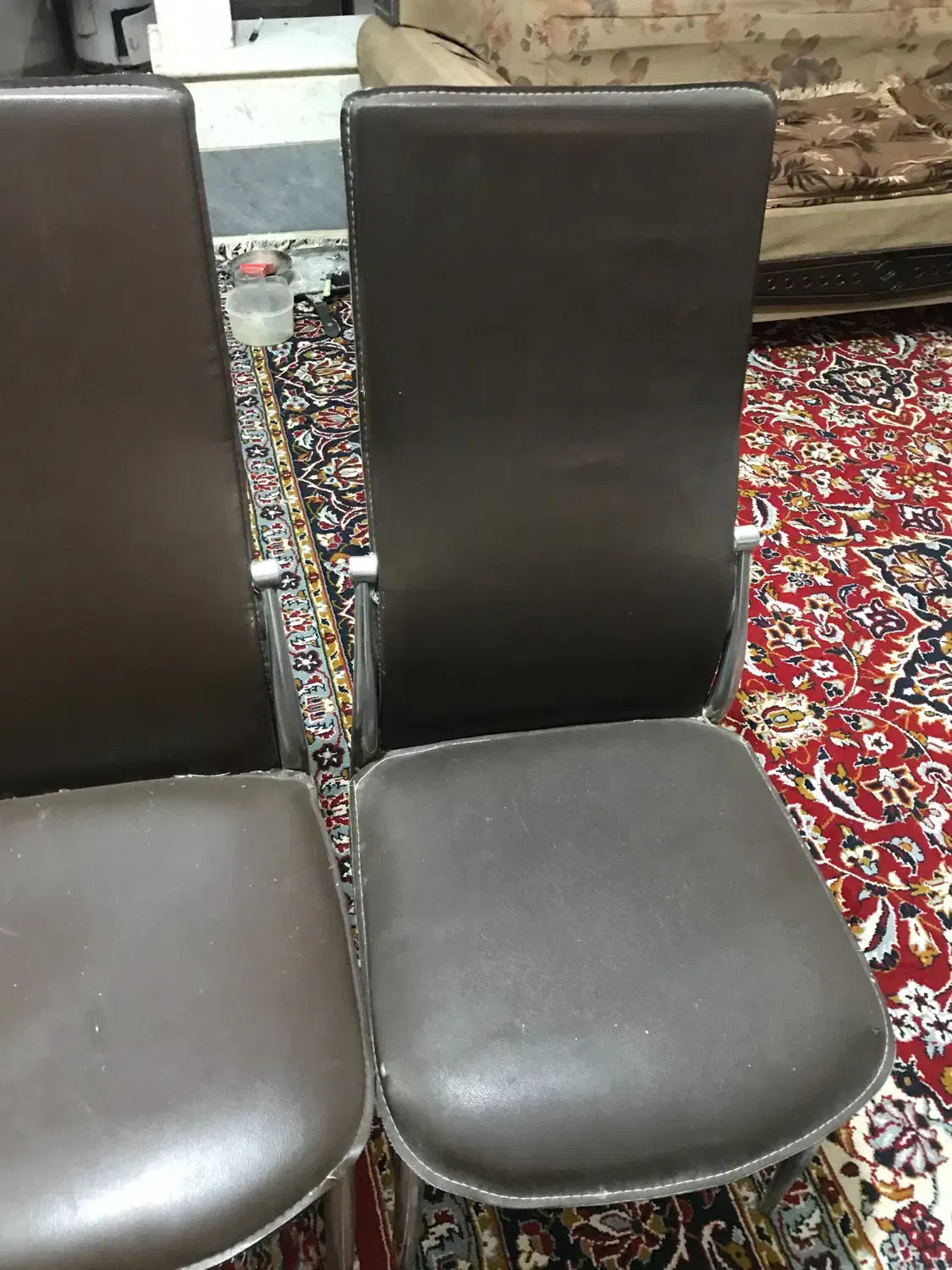 صندلی|میز و صندلی غذاخوری|قم, چهل درخت‎|دیوار