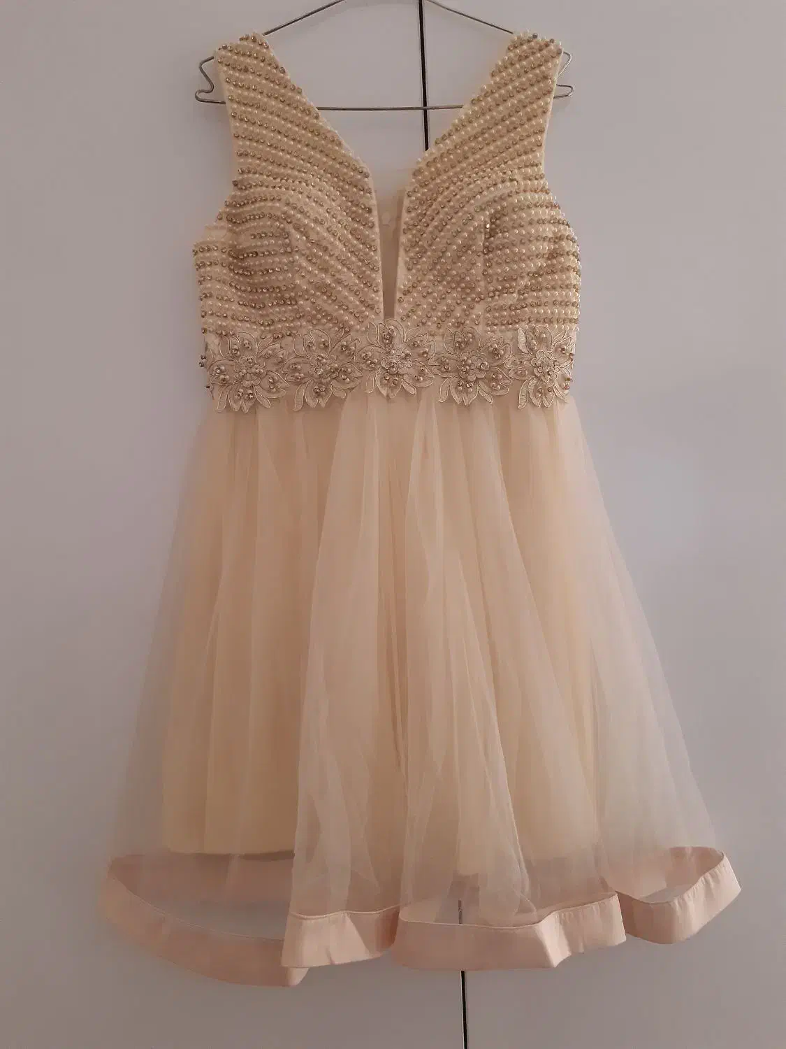 لباس مجلسی عروسکی|لباس|قم, بنیاد|دیوار