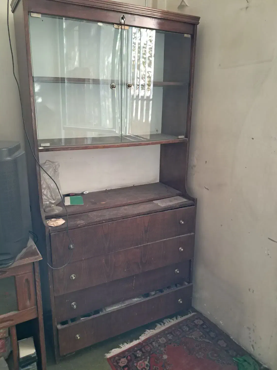 فروش ویترین و کتابخانه و مبلمان کار کرده|مبلمان خانگی و میز عسلی|تهران, حشمتیه|دیوار