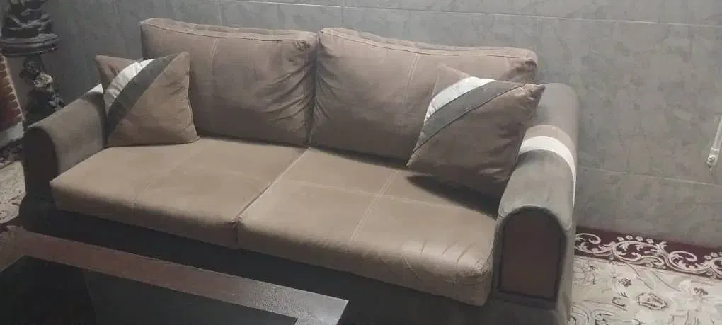 مبل به همراه میز|مبلمان خانگی و میز عسلی|شاهین‌شهر, فیض|دیوار