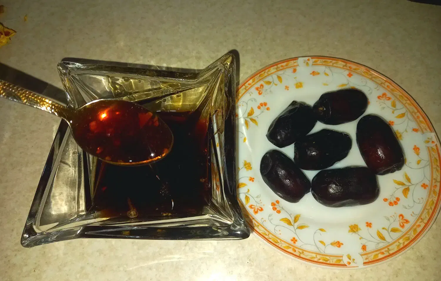 شیره خرما  غلیظ و خوشمزه،|خوردنی و آشامیدنی|بم, |دیوار