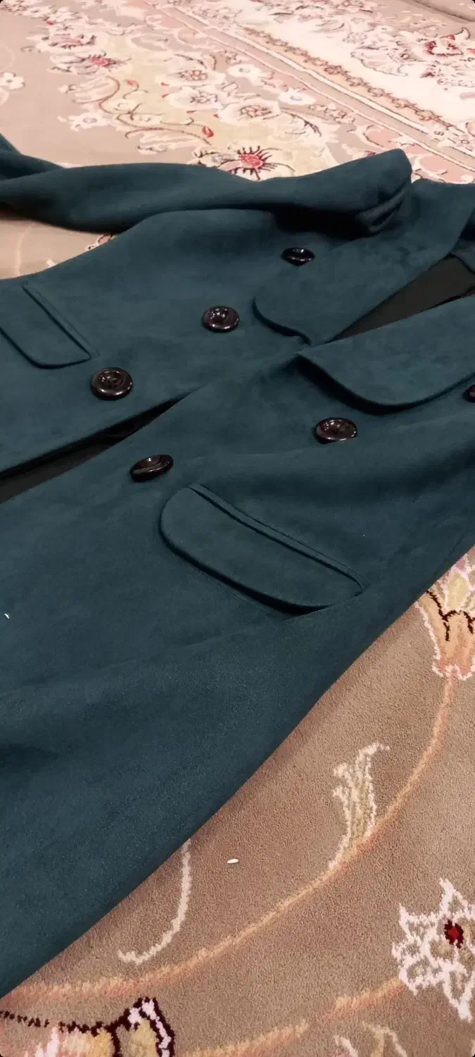 پالتوپاییزه|لباس|فلاورجان, |دیوار