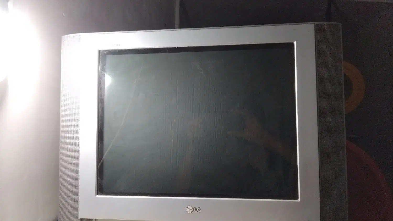 تلوزیون ۱۴ اینچ به همراه گیرنده دیجیتال|تلویزیون و پروژکتور|ملایر, |دیوار