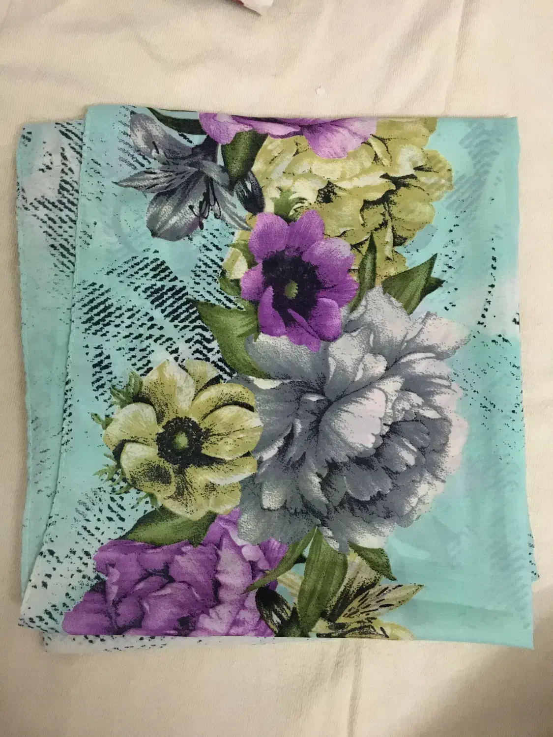 روسری|لباس|ورامین, ورامین|دیوار