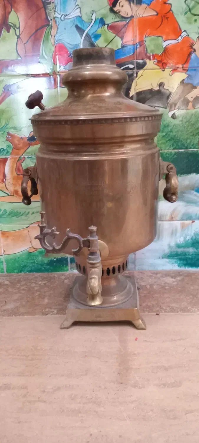 سماور زغالی برنج قدیمی|کلکسیون اشیاء عتیقه|ایلام, |دیوار