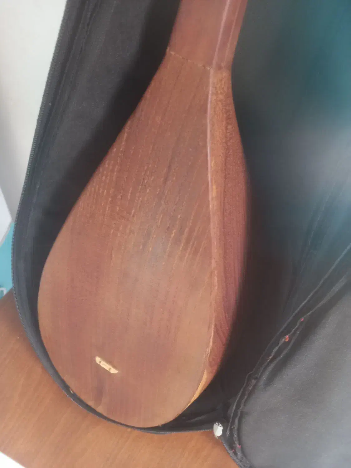 دوتار خوش صدا|سازهای سنتی|آشخانه, |دیوار