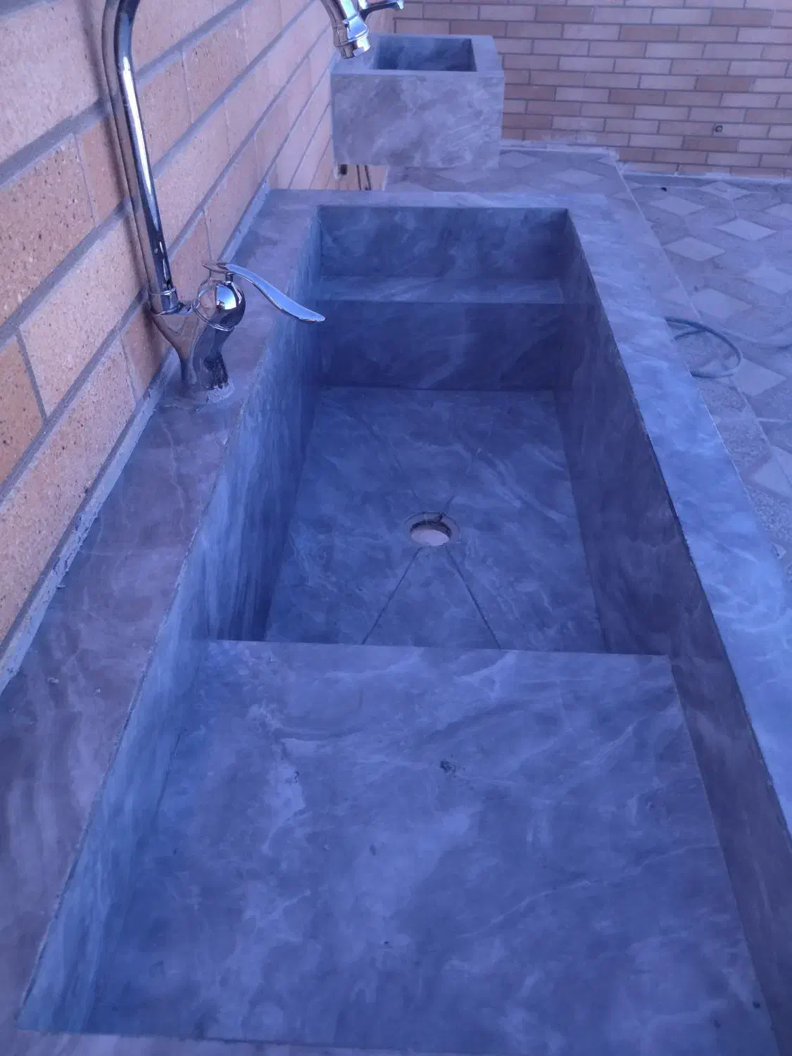 نصب کاشی و سرامیک به صورت چسبی ودوغابی|خدمات پیشه و مهارت|فولادشهر, B5|دیوار