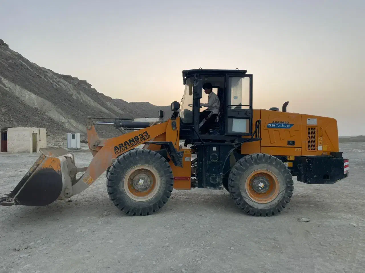 لودر ۳تن نو نو|خودرو سنگین|کنارک, |دیوار