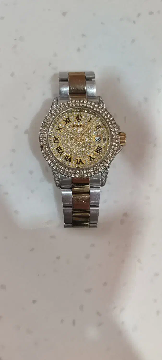 ساعت رولکس|ساعت|رباط‌کریم, رباط‌کریم|دیوار